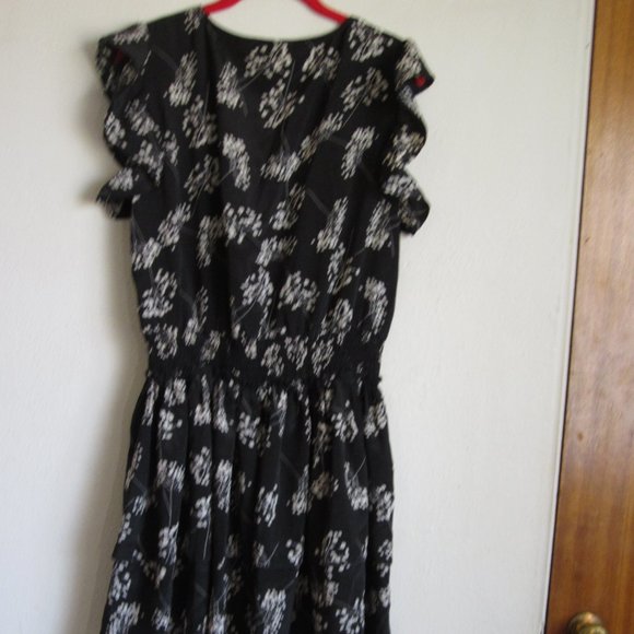 Easel Flutter Sleeved Tiered Black Dress with Smocking - Picture 7 of 7